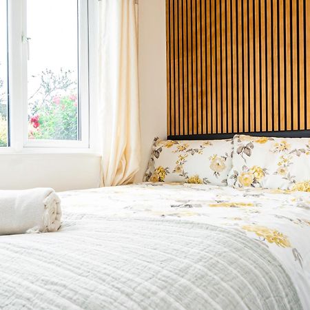 Earley Luxury Ensuite Room With Private Entrance Редінг Екстер'єр фото