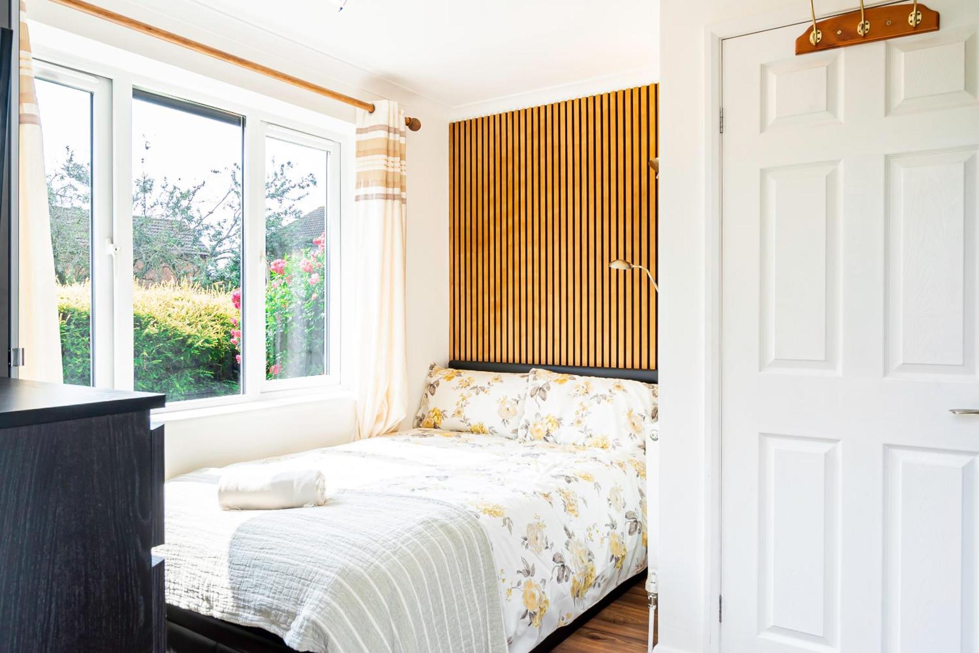 Earley Luxury Ensuite Room With Private Entrance Редінг Екстер'єр фото