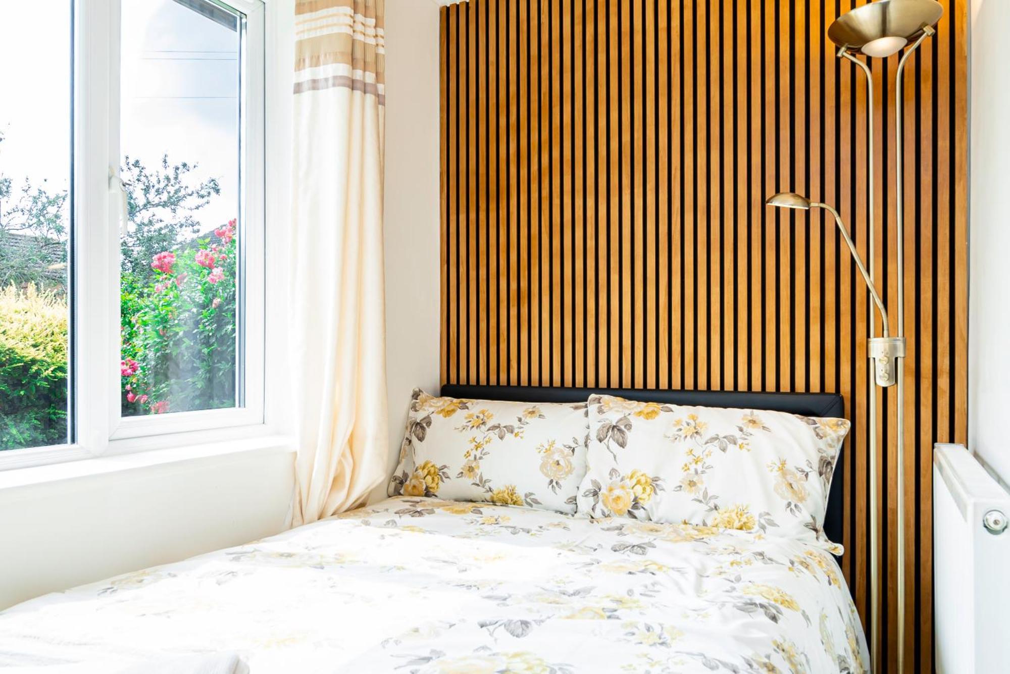 Earley Luxury Ensuite Room With Private Entrance Редінг Екстер'єр фото
